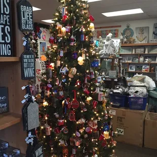 A tree dedicated to beer and booze.  They have one for wine too.  No discrimination here!