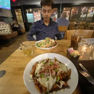 Salad and cheese fries