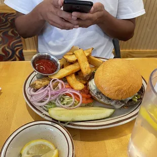 Green Chile Cheeseburger