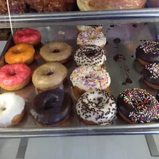 Mini donuts. Multiple favors. The orange ones are good.