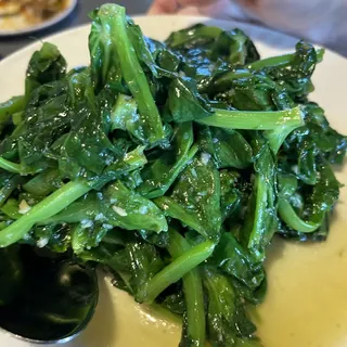 Stir-Fried Pea Shoots with Garlic