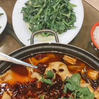 Stir-Fried Pea Shoots with Mashed Garlic