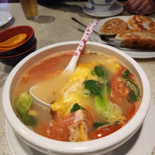 Seaweed and Tomato Egg Soup