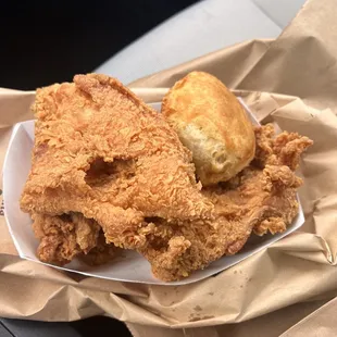 4 piece white with a biscuit