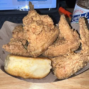 bbq wings, chicken wings and fried chicken, fried chicken, chicken wings, chicken, bbq chicken, food, poultry, fried chicken wings