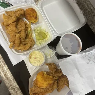 food, fried chicken, fried chicken wings, chicken wings and fried chicken, chicken wings, bbq wings, chicken, poultry, bbq chicken