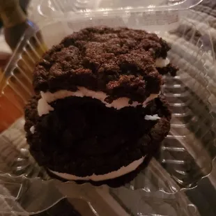 Bunny O&apos;s Cookie Sandwich