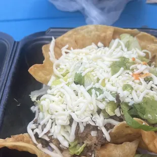 Taco salad with carne asada