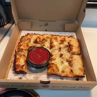 Chubby Italian Cheese Bread with Chubby Sauce