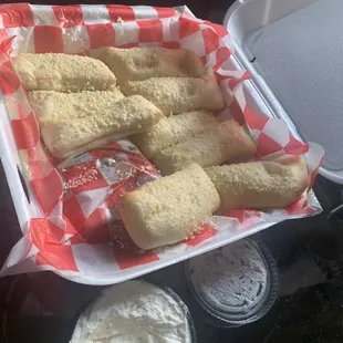 Chubby Cheese Bread  with Garlic Butter Cup