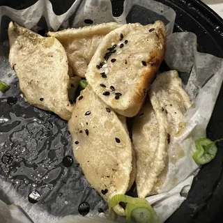 Cheesy Beef Potstickers(6pcs)
