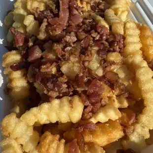 Fries with bacon