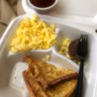 a plate of breakfast food
