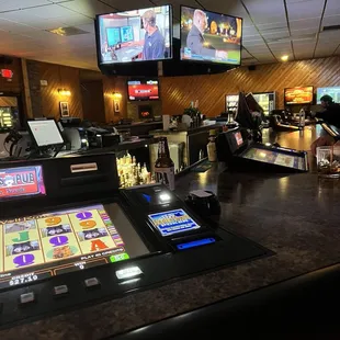 Empty bar, MIA bartender