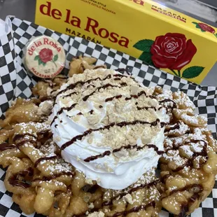 Mazapán Chocolate Funnel cake