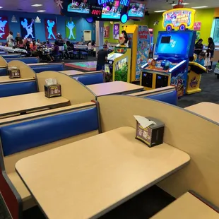 Chuck E Cheese interior