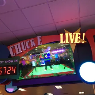 Chuck E Live!