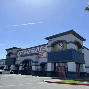 Chuck E Cheese