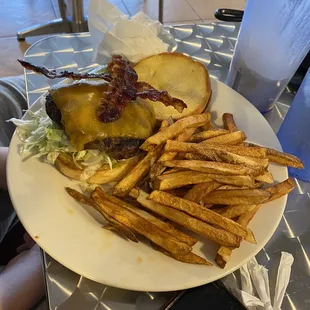 Bacon cheeseburger.