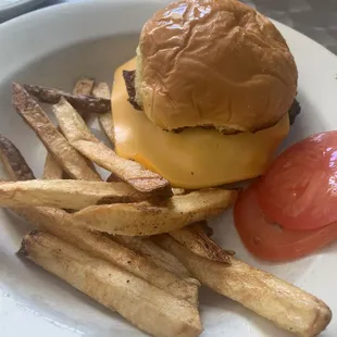 Kids cheeseburger