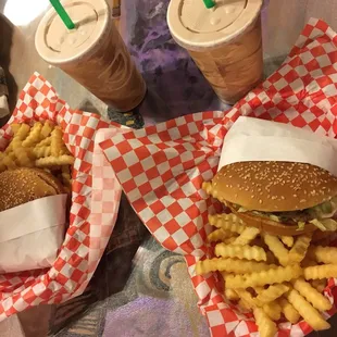 Cheeseburger, BBQ burger &amp; chocolate shakes