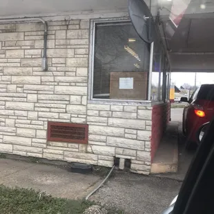 Fa sho ! It&apos;s about to go down in the Midwest , let&apos;s see what&apos;s Gucci with this hamburger joint ! Hope your taste buds are moist ! Lol
