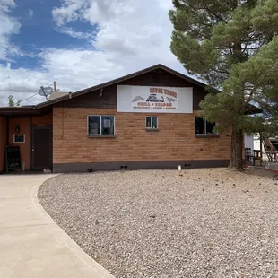 Chuckwagon Grill from the parking lot