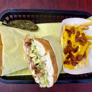 Colita de Pavo torta and Chuco fries