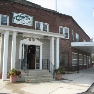 Exterior of Chud&apos;s Grille