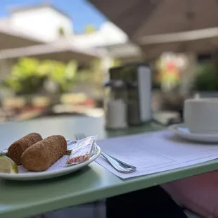 Heaven. Croquetas with a café con leche