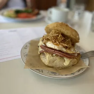 Breakfast sandwich