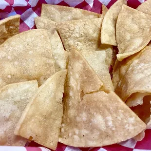 CHIPS:  Perfect. Thick &amp; Not greasy.