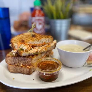 X Delicious Green Chile Tuna Melt - Albacore, hatch chile, spiced oaxaca cheese, noble bread, chimichurri and Clam Chowder! Fantastic!