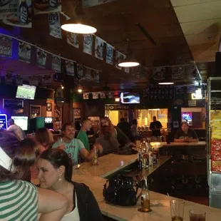 A busy Thursday night. Great, friendly bartenders and a good atmosphere