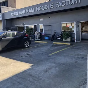 Welcome to CHUN WAH KAM NOODLE FACTORY KALIHI *1/6/22