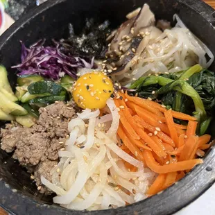 Hot stone S11. Hot Stone Plate Bibimbap with Beef