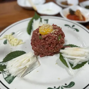 Raw beef with pears and ginger.