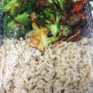 Beef with broccoli with brown rice
