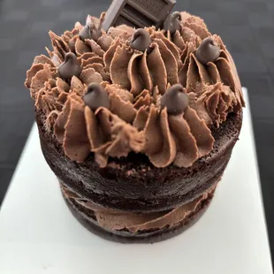 Chunk Chocolatey Chip Cake