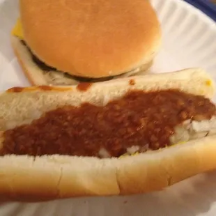Now that's the kind of Chili Dog I'm talking about!