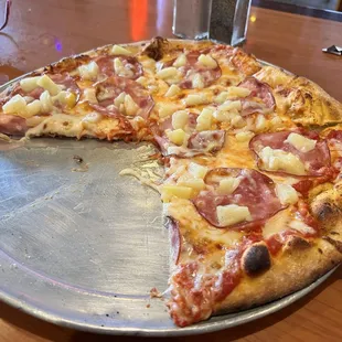 Hawaiian pizza, with lots of cheese!