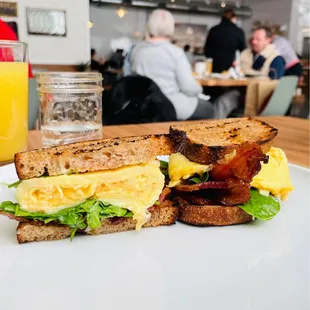 Egg sandwich