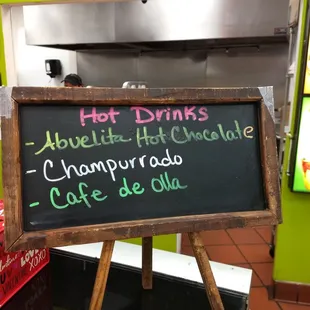 Traditional and classic warm beverages. Perfect for a cold and rainy evening. #brrrrrrr