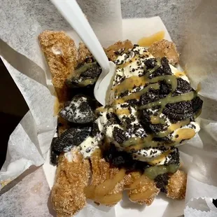 Oreo ice cream. Toppings are Oreos and Carmel