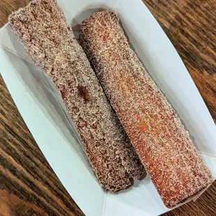 Apple filled Churros | Instagram: @telephonesmoothie