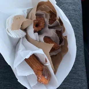 2 chocolate,2 Carmel and 1 vanilla. All taste great!