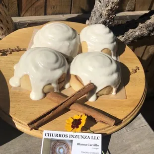 Paquete de cinnamon rolls vegan