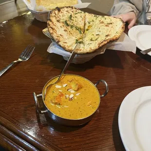 Korma Naan Bread Poori