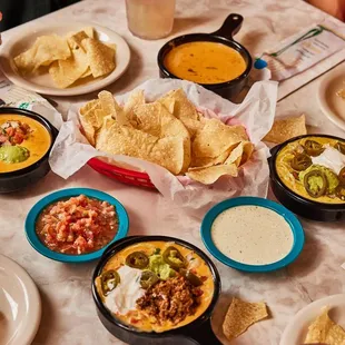 $5 Chip 'n' Dips Weekdays 3 - 6pm.