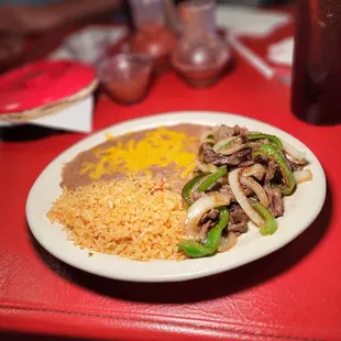 Lunch beef fajita plate
